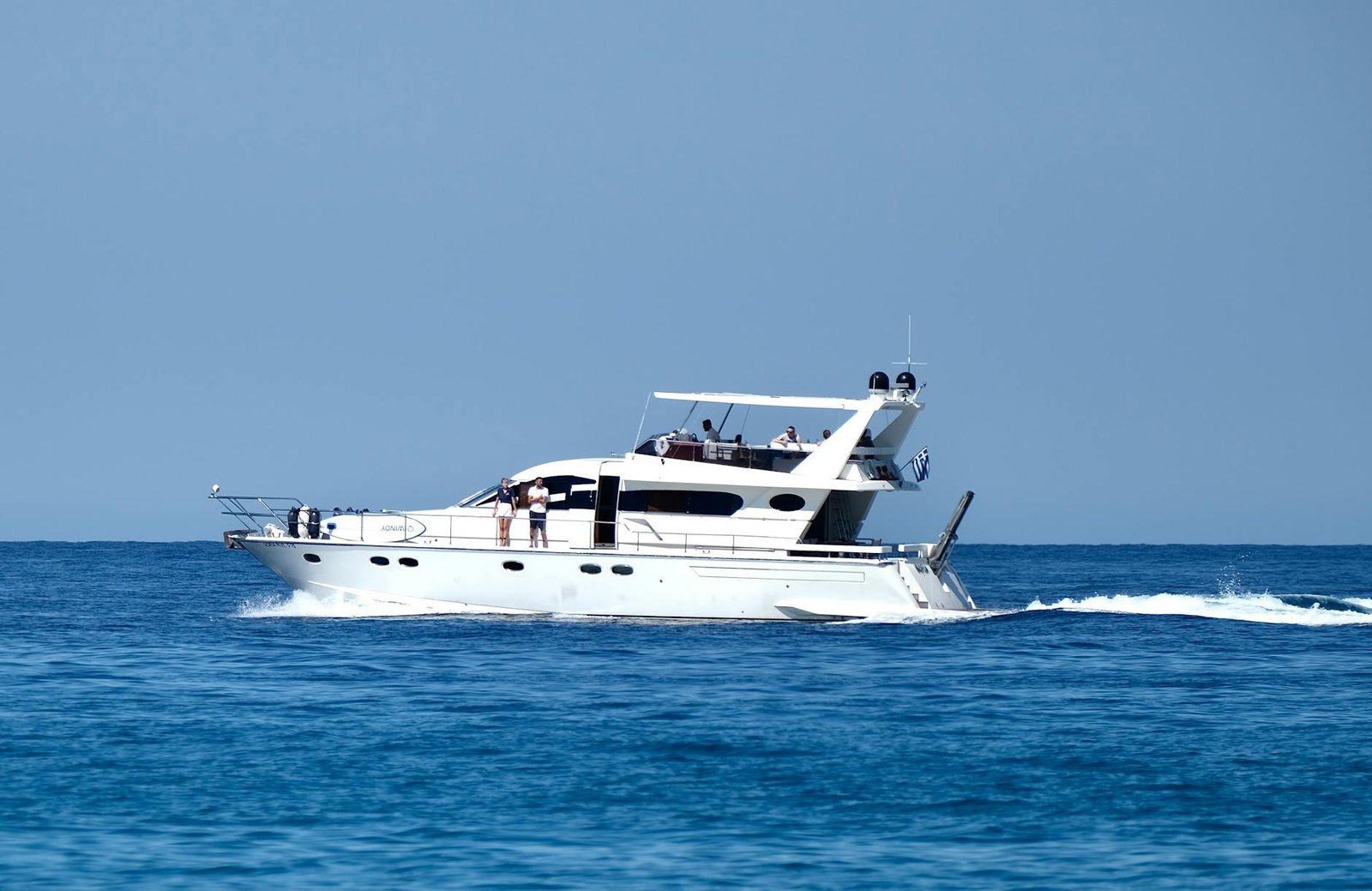 Private Yacht Charter in Santorini: The Ultimate Guide