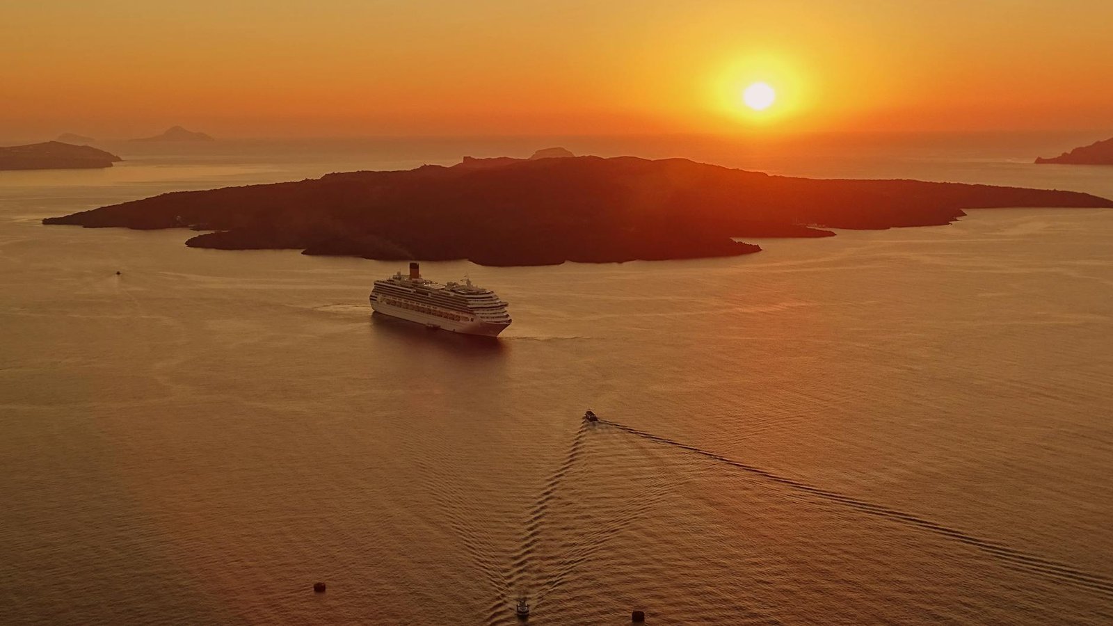 Santorini in July 2026: Is It Too Hot? What to Expect