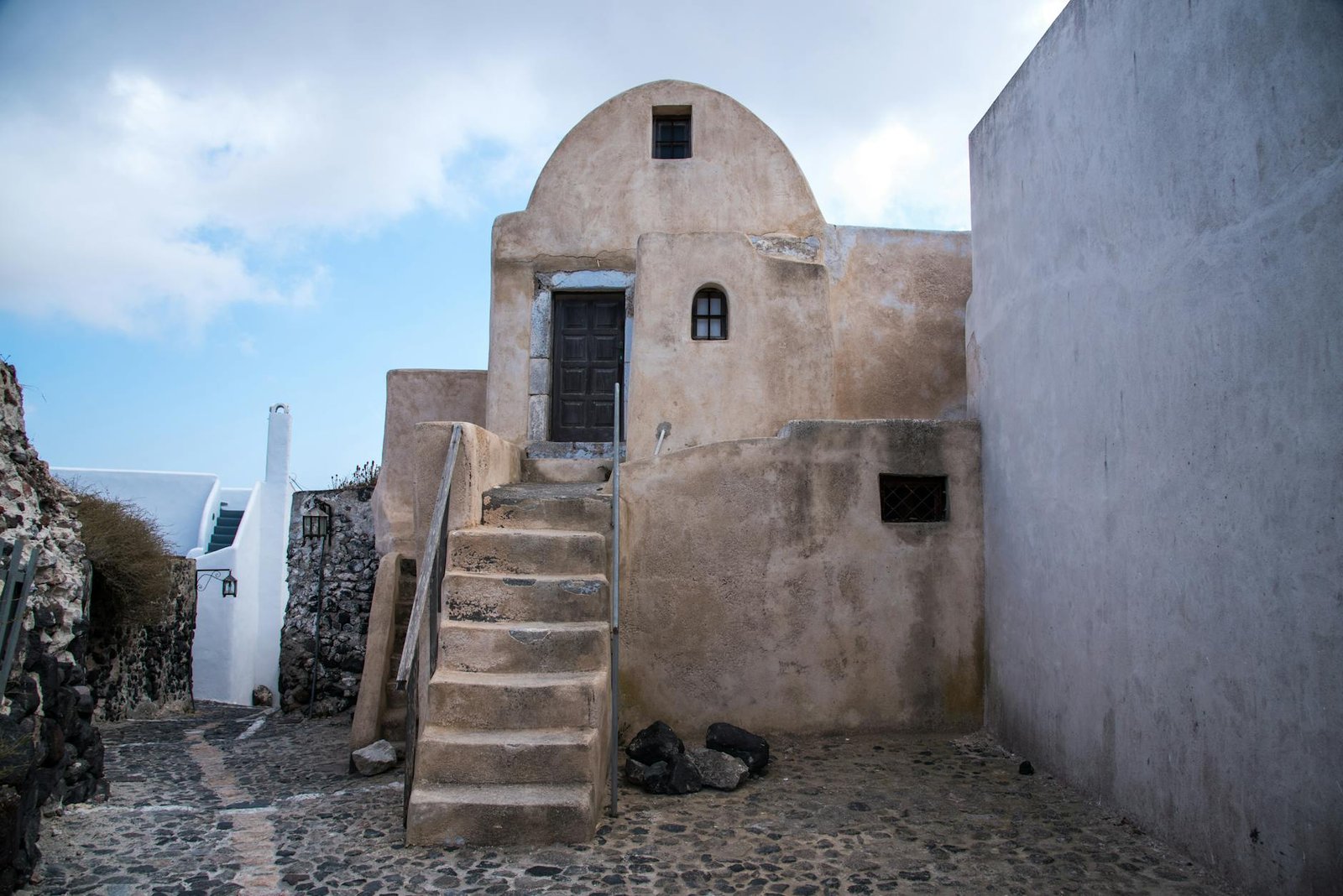 Santorini Village Tour: Pyrgos, Emporio & the Medieval Kastelia