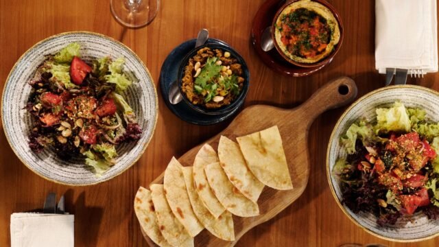 Vegetarian & Vegan Dining in Santorini 2026: Where Locals Eat