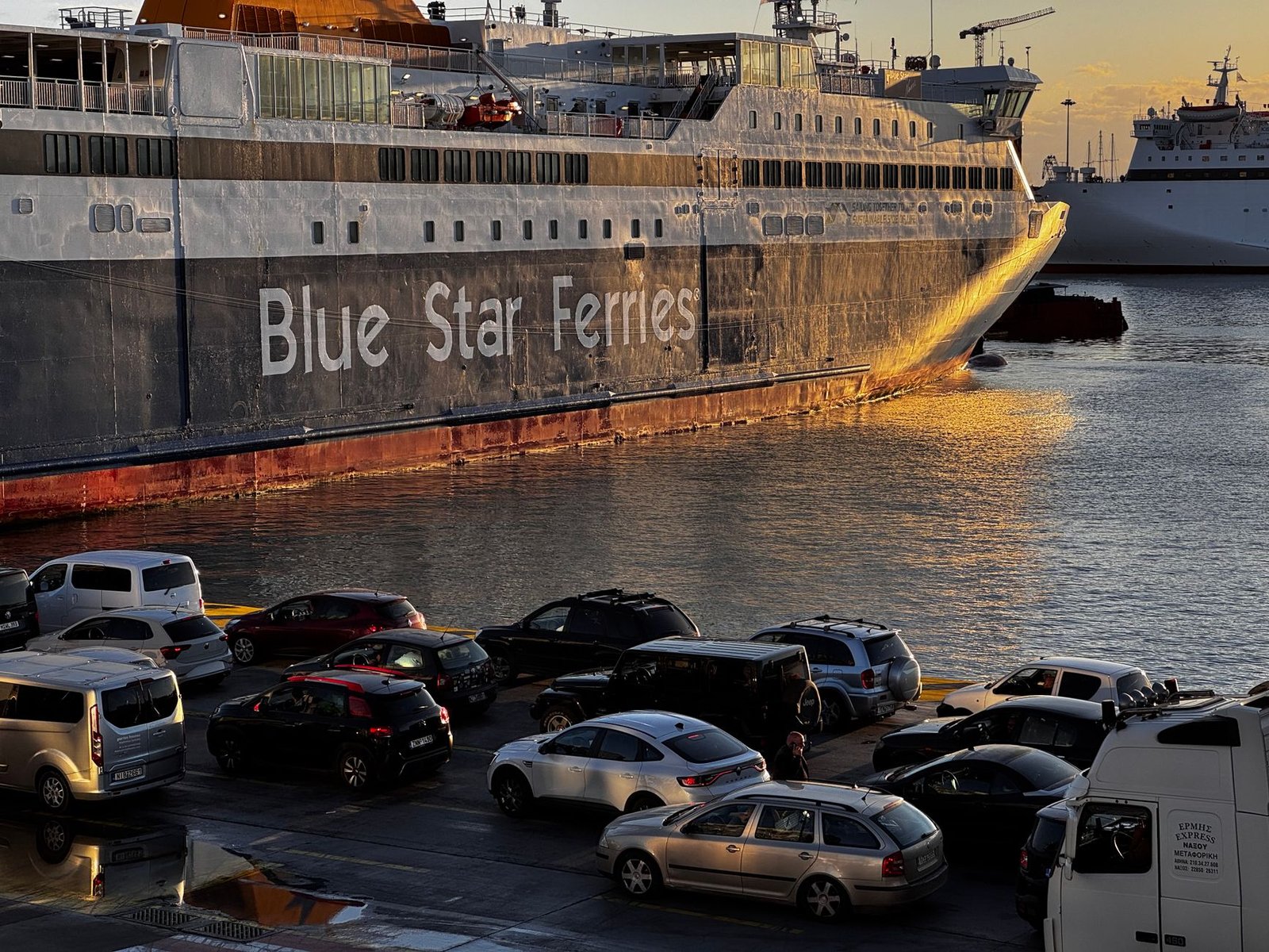Santorini Ferry Guide 2026: Athens to Santorini by Sea