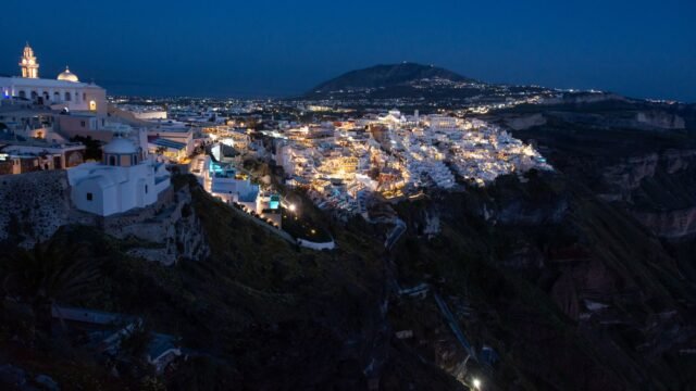 Santorini Nightlife 2026: Best Bars, Clubs & Late-Night Spots