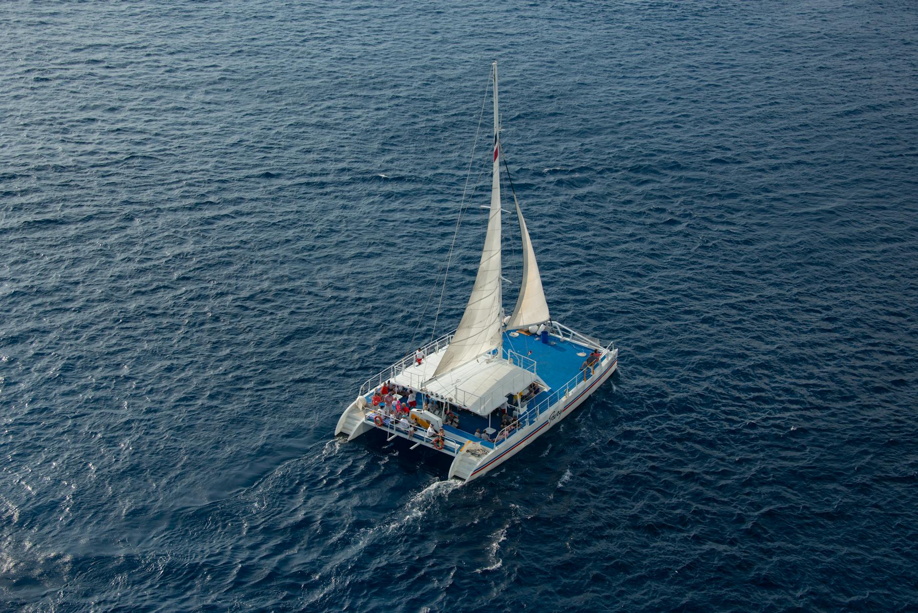 Santorini catamaran cruise on the caldera