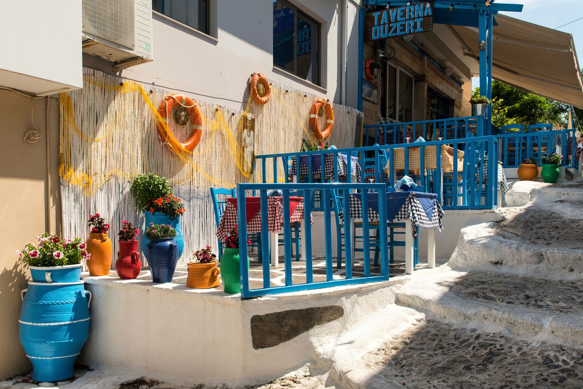 Santorini Food Guide 2026: What to Eat & Where Locals Actually Go