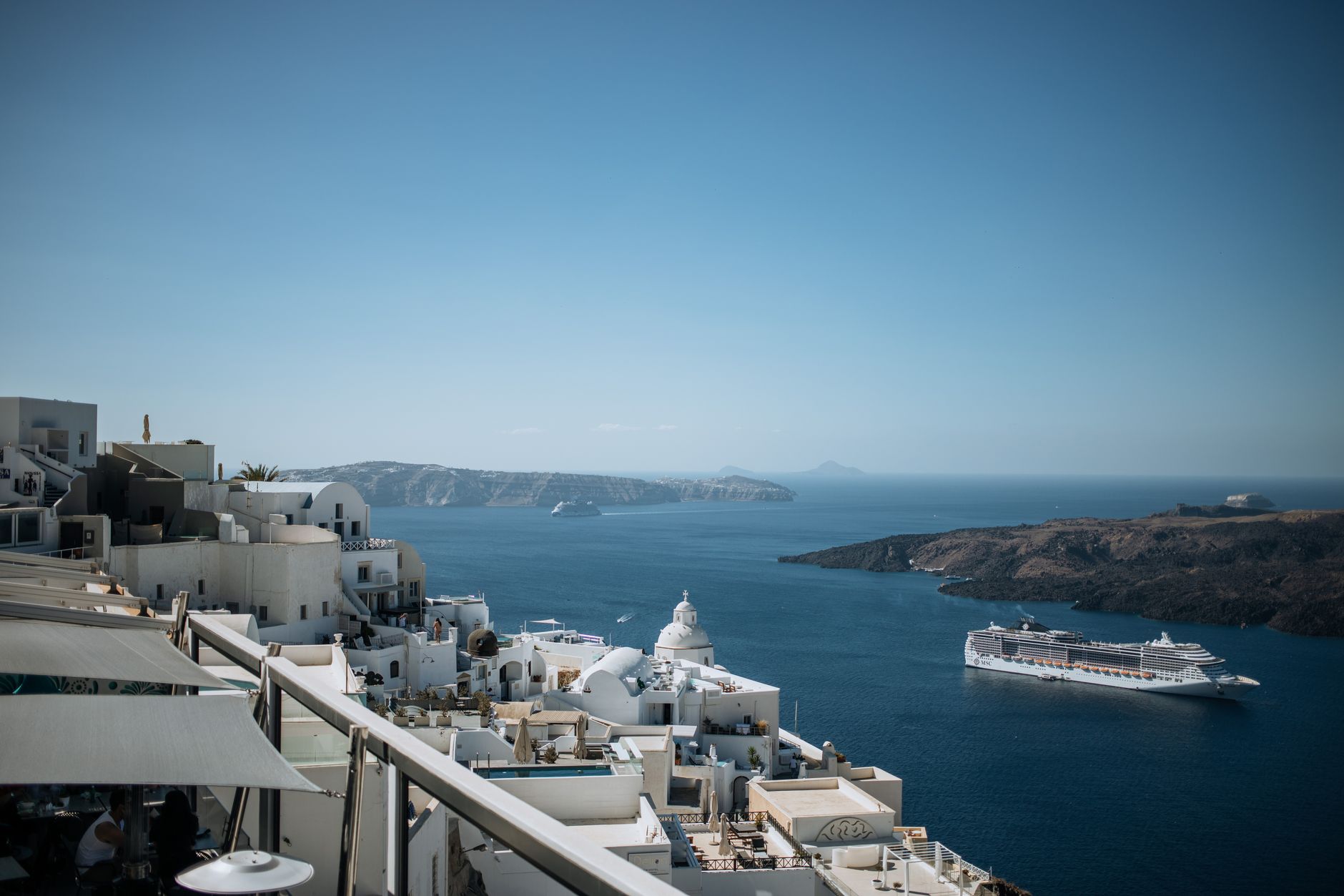 Santorini Nightlife 2026: Best Bars, Clubs & Late-Night Spots